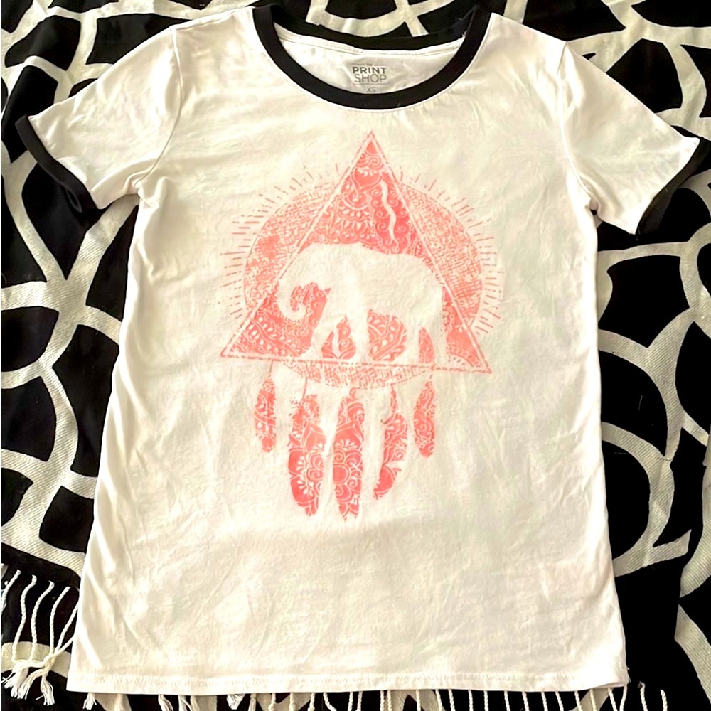 Graphic T Elephant